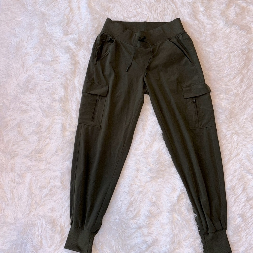 Forrest Green Women’s Cargo Joggers
